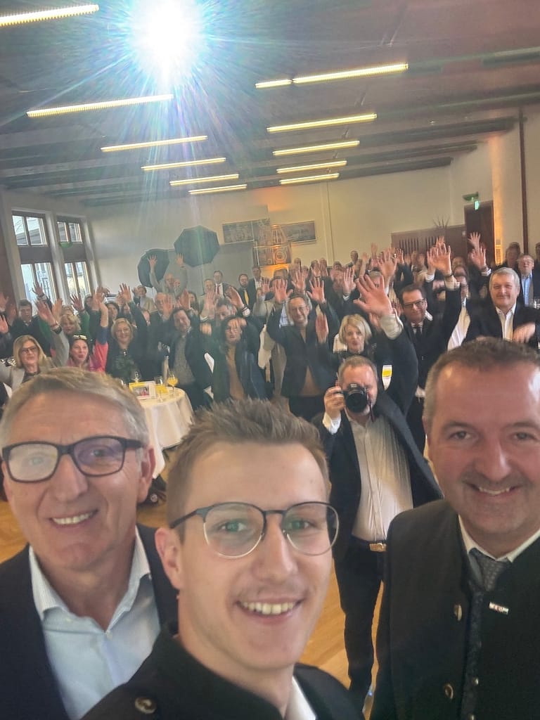 Direkt auf der Bühne hat Christoph die Gelegenheit genutzt, um diesen tollen Moment mit einem Selfie festzuhalten. (Foto: Christoph Aigner)